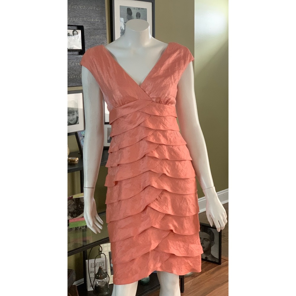 London Times Salmon Scalloped Like New Size 8